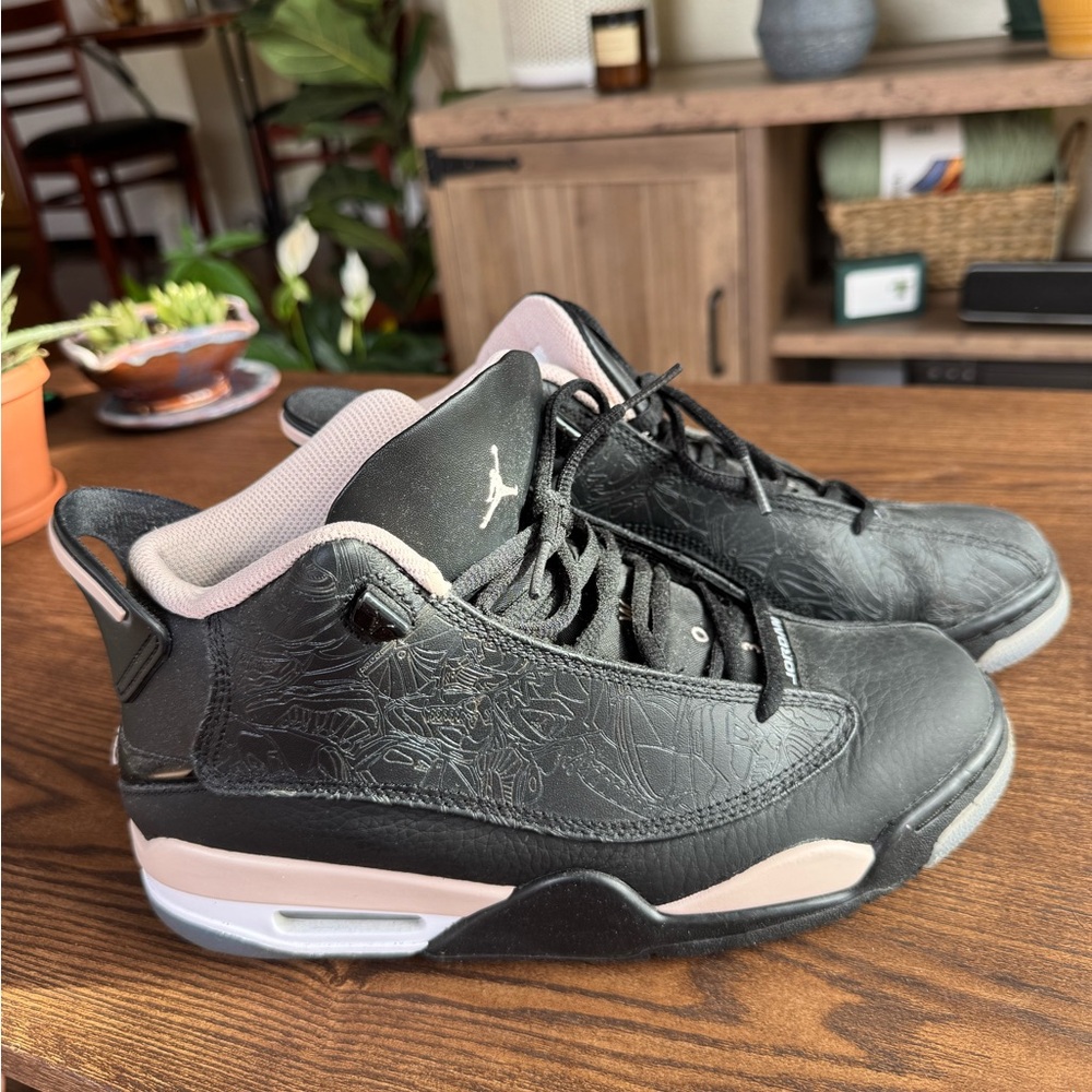 Nike Black and White Sneakers